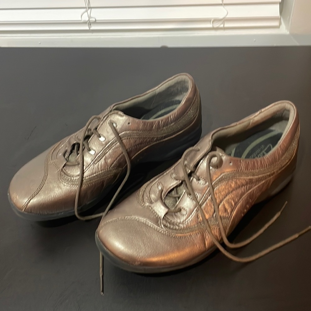 10W Clark’s Inmotion Shoes